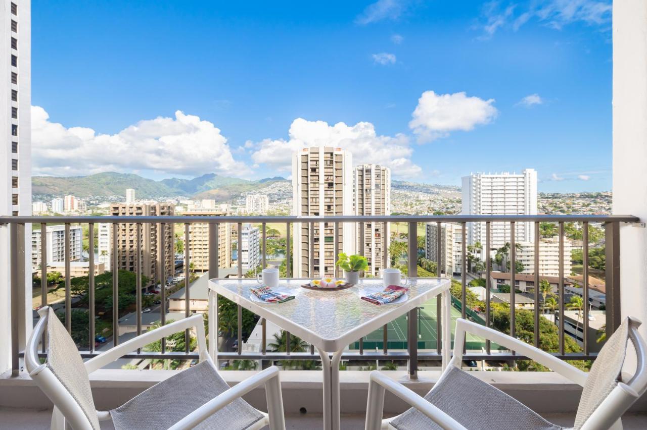 Ferienwohnung Beautiful Mountain View In Waikiki Sunset With Parking Honolulu Exterior foto